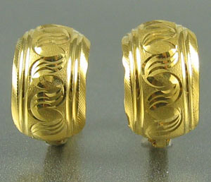 Estate Yellow Gold 18KT Huggie Pierced Earrings