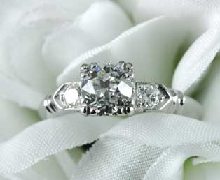 VVS2 European Diamond Engagement Ring