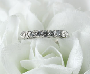 Estate 5 Diamond Wedding Band