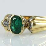 Gorgeous Emerald Diamond Ring