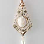Antique Cameo Lavaliere