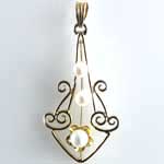 Vintage Small Pearl Gold Pendant